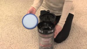 Odkurzacz bezprzewodowy i czyszczenie filtra 